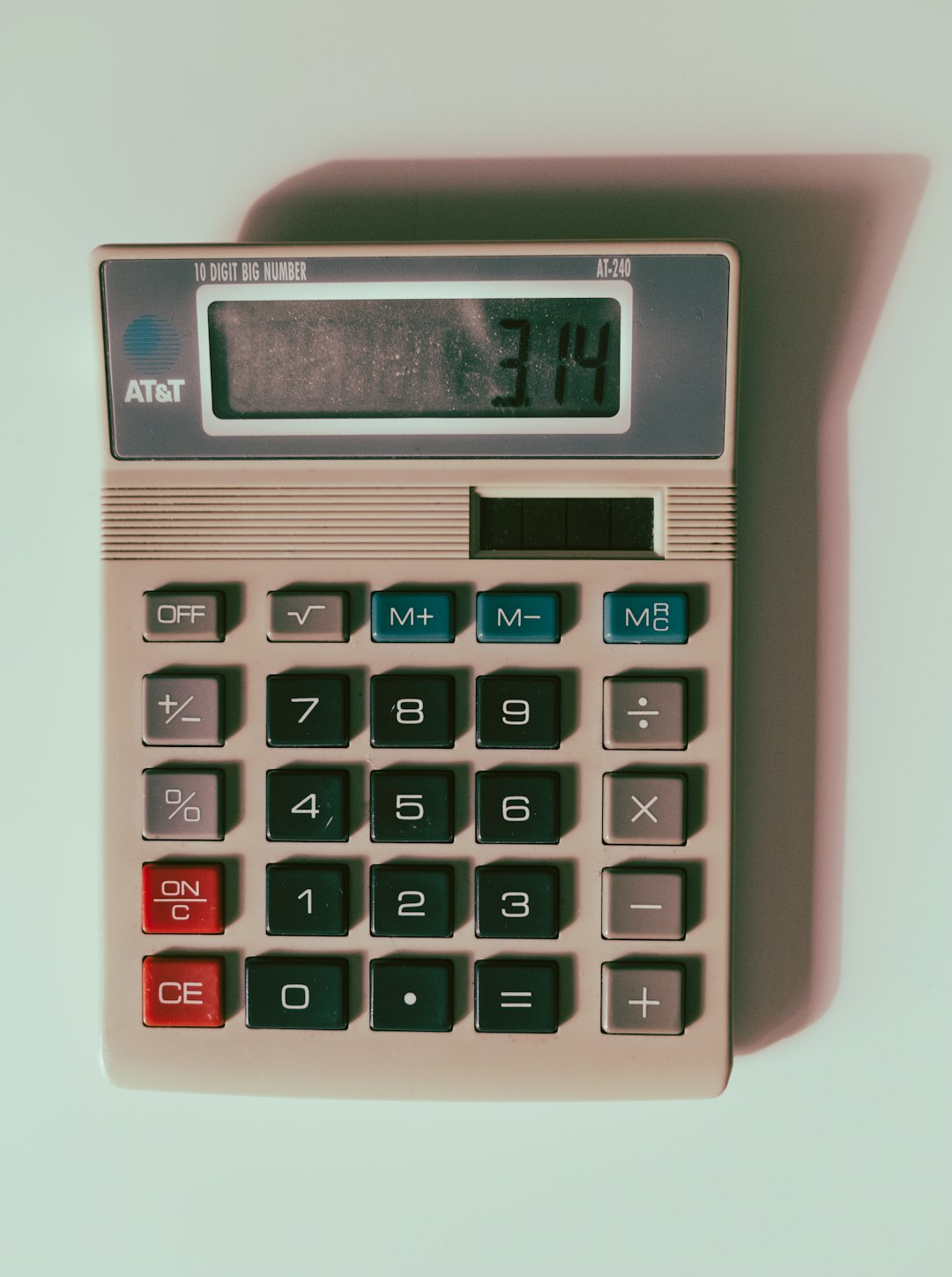 Hucha y calendario para ahorro de emergencia